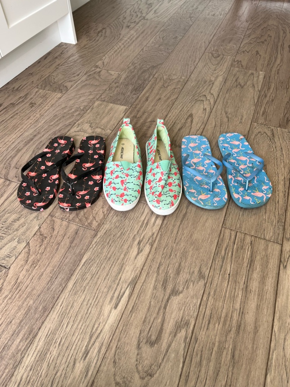 Women’s Flamingo Print Slip-On & Flip-Flop Shoe Set - Mint, Black, Blue size 8